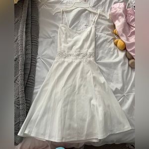 Windsor- White, mini dress. Size small, can fit a medium though.